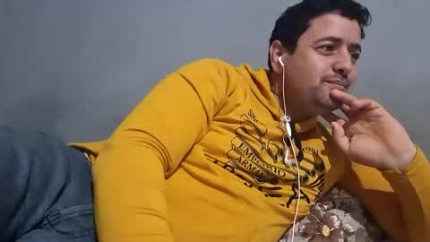 Snapshot of wolfrot chatting on 01/19/25, 02:25 wolf boy online show from 01/19/25, 02:25