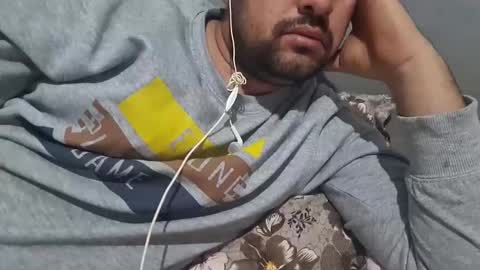 Snapshot of wolfrot chatting on 02/02/25, 02:38 wolf boy online show from 02/02/25, 02:38