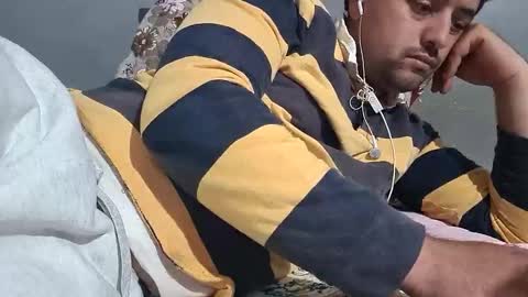 Snapshot of wolfrot chatting on 02/08/25, 10:40 wolf boy online show from 02/08/25, 10:40