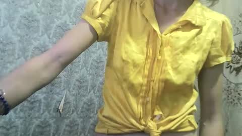 Snapshot of wolfxsnow chatting on 09/27/25, 06:18 wolfxsnow online show from 09/27/25, 06:18