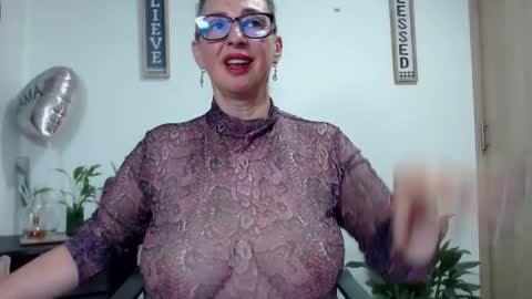 Snapshot of womanhornyx chatting on 02/13/26, 12:06 Womanhornyx online show from 02/13/26, 12:06