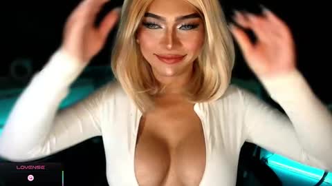 Snapshot of womanofyourdesire_ts chatting on 11/06/25, 07:04 Julia online show from 11/06/25, 07:04