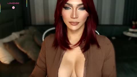 Snapshot of womanofyourdesire_ts chatting on 12/03/25, 02:30 Julia online show from 12/03/25, 02:30