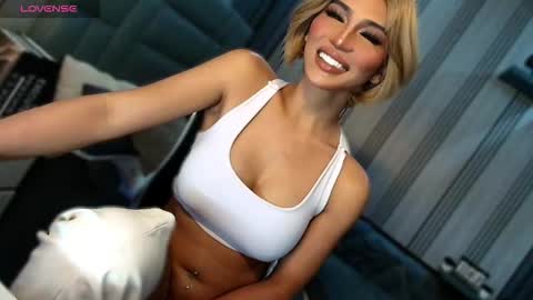 Julia online show from 03/12/26, 05:24