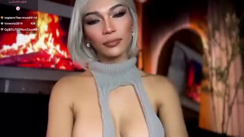 Snapshot of womanofyourdesire_ts chatting on 06/27/26, 02:16 Julia online show from 06/27/26, 02:16