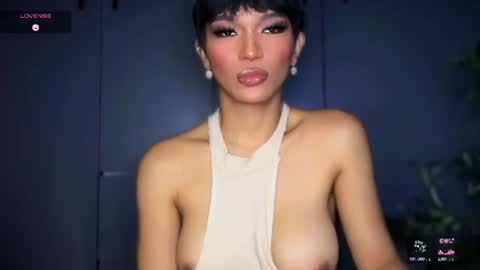 Snapshot of womanofyourdesire_ts chatting on 08/02/26, 05:28 Julia online show from 08/02/26, 05:28