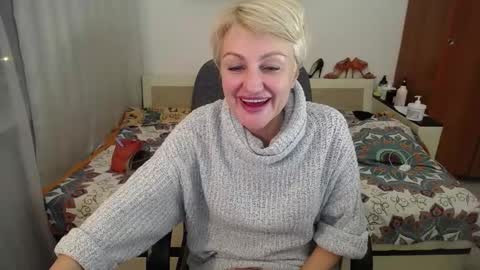 Snapshot of women_pleasures chatting on 02/06/25, 08:23 women_pleasures online show from 02/06/25, 08:23