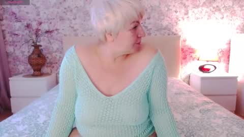 Snapshot of women_pleasures chatting on 03/04/25, 03:15 women_pleasures online show from 03/04/25, 03:15