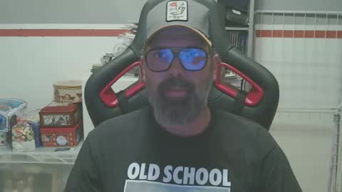 Snapshot of womenizzeer chatting on 01/07/25, 05:09 Adam online show from 01/07/25, 05:09