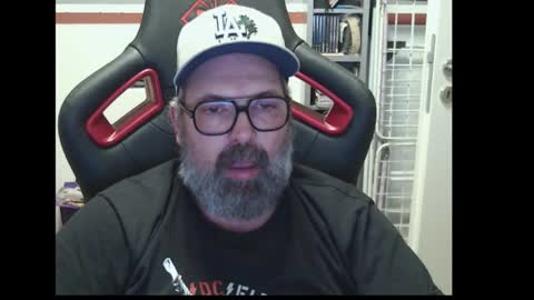 Snapshot of womenizzeer chatting on 10/23/25, 10:52 Adam online show from 10/23/25, 10:52