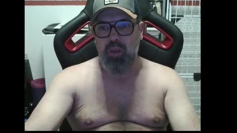 Snapshot of womenizzeer chatting on 11/01/25, 12:34 Adam online show from 11/01/25, 12:34