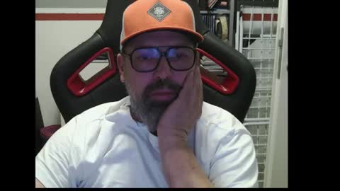 Snapshot of womenizzeer chatting on 11/06/25, 07:09 Adam online show from 11/06/25, 07:09