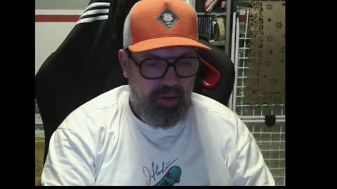 Snapshot of womenizzeer chatting on 11/24/25, 12:21 Adam online show from 11/24/25, 12:21