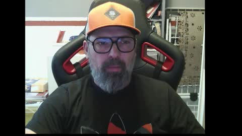 Snapshot of womenizzeer chatting on 11/28/25, 11:57 Adam online show from 11/28/25, 11:57