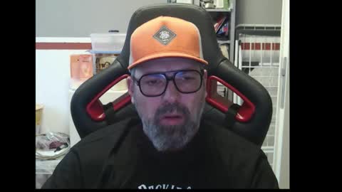 Snapshot of womenizzeer chatting on 01/08/26, 09:33 Adam online show from 01/08/26, 09:33