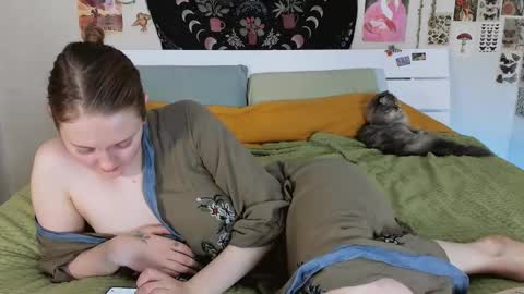 Snapshot of wonderconnie chatting on 11/02/25, 01:24 wonderconnie online show from 11/02/25, 01:24