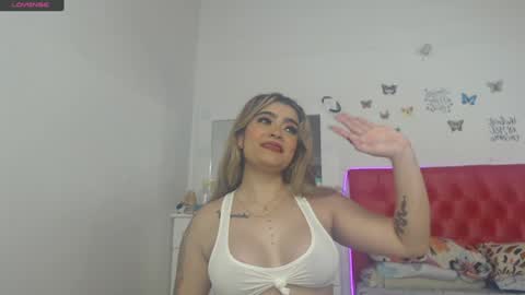 Snapshot of wondercouplexxx chatting on 01/02/25, 08:46 Sofia And Thomas online show from 01/02/25, 08:46