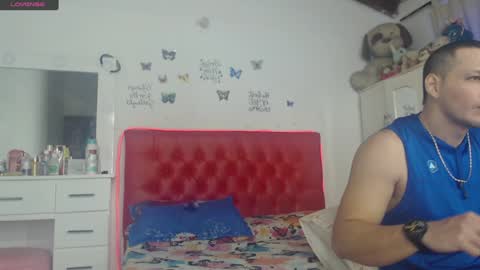 Snapshot of wondercouplexxx chatting on 02/08/25, 07:38 Sofia And Thomas online show from 02/08/25, 07:38