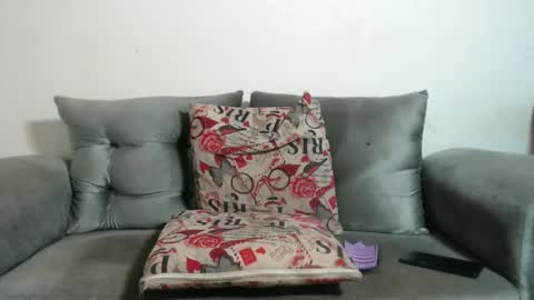 SHENIEL RODRIGUEZ online show from 02/05/25, 02:29