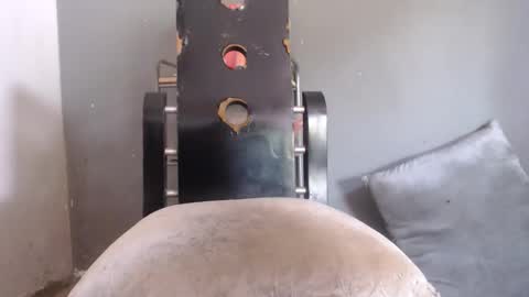 SHENIEL RODRIGUEZ online show from 11/18/25, 08:24