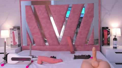 wonderkloe_ online show from 02/12/26, 08:15