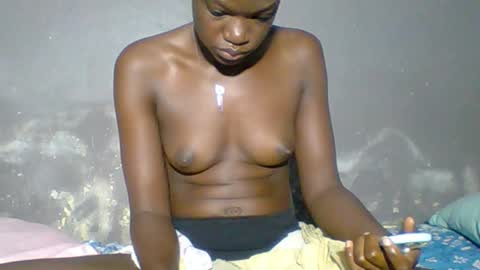 Snapshot of wonders0786 chatting on 09/29/25, 04:39 Your black bunny online show from 09/29/25, 04:39