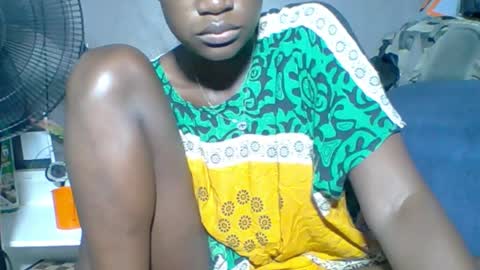 Snapshot of wonders0786 chatting on 10/30/25, 12:01 Your black bunny online show from 10/30/25, 12:01