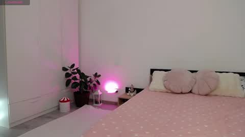 Amalia online show from 06/19/26, 12:09