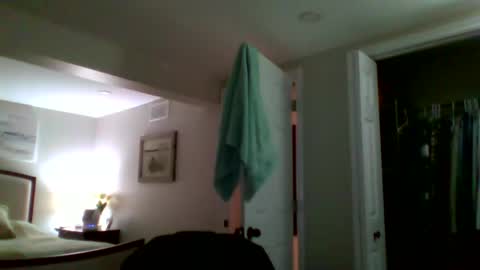 woodeee77 online show from 02/15/26, 12:51