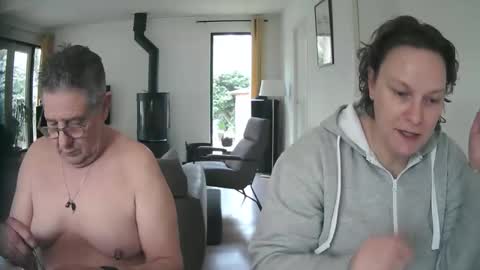 Snapshot of woodwurm chatting on 02/06/25, 12:37 woodwurm and Snoeske online show from 02/06/25, 12:37