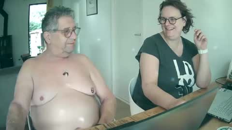 Snapshot of woodwurm chatting on 03/06/25, 10:52 woodwurm and Snoeske online show from 03/06/25, 10:52
