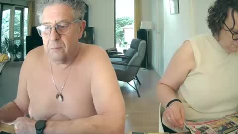 Snapshot of woodwurm chatting on 03/08/25, 10:43 woodwurm and Snoeske online show from 03/08/25, 10:43