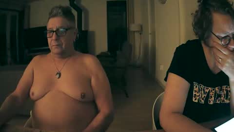 woodwurm and Snoeske online show from 12/14/25, 06:30