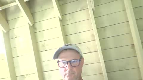 Snapshot of woodyxoxo chatting on 09/30/25, 04:12 woodyxoxo online show from 09/30/25, 04:12