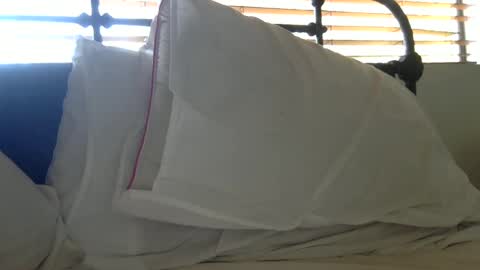 woof_wolf37 online show from 10/09/25, 03:32