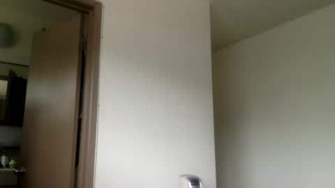 woof_wolf37 online show from 03/04/26, 04:13