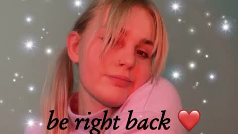 Snapshot of worldofllove chatting on 01/01/25, 08:47 Arnika and Simon online show from 01/01/25, 08:47