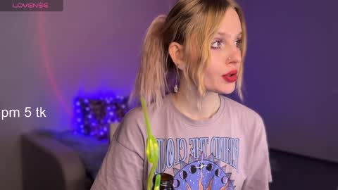 Snapshot of worldofllove chatting on 02/08/25, 07:05 Arnika and Simon online show from 02/08/25, 07:05