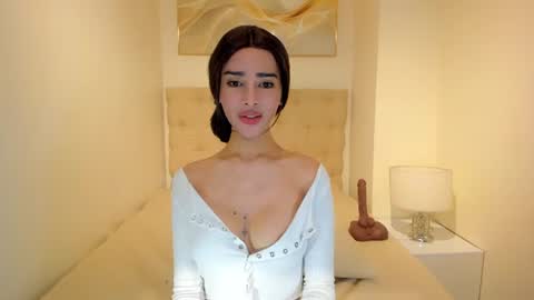 Lily online show from 07/15/26, 05:12