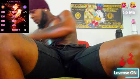 Snapshot of wotton_17 chatting on 12/15/25, 08:46 Cristofer online show from 12/15/25, 08:46