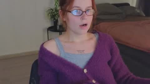 Rebecy online show from 11/04/25, 01:54