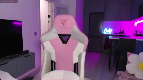 Emi online show from 12/20/25, 04:03