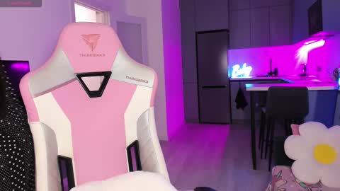 Emi online show from 01/07/26, 06:10