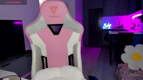 Emi online show from 02/02/26, 06:06