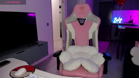 Emi online show from 02/25/26, 04:11