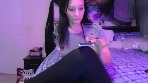 Snapshot of wrenleigh chatting on 05/21/26, 09:49 Crystal Lake online show from 05/21/26, 09:49