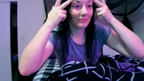 Snapshot of wrenleigh chatting on 06/07/26, 11:19 Crystal Lake online show from 06/07/26, 11:19