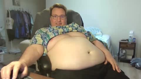 Snapshot of wrensroom chatting on 02/21/25, 06:59 Wren Valentino online show from 02/21/25, 06:59