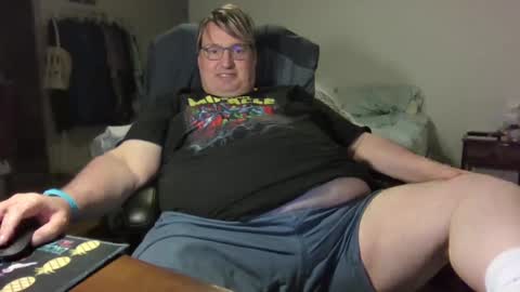 Snapshot of wrensroom chatting on 02/23/25, 05:12 Wren Valentino online show from 02/23/25, 05:12