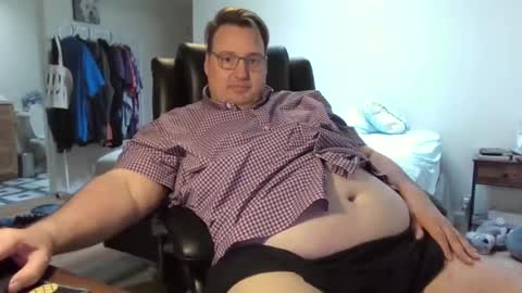 Snapshot of wrensroom chatting on 02/28/25, 10:28 Wren Valentino online show from 02/28/25, 10:28